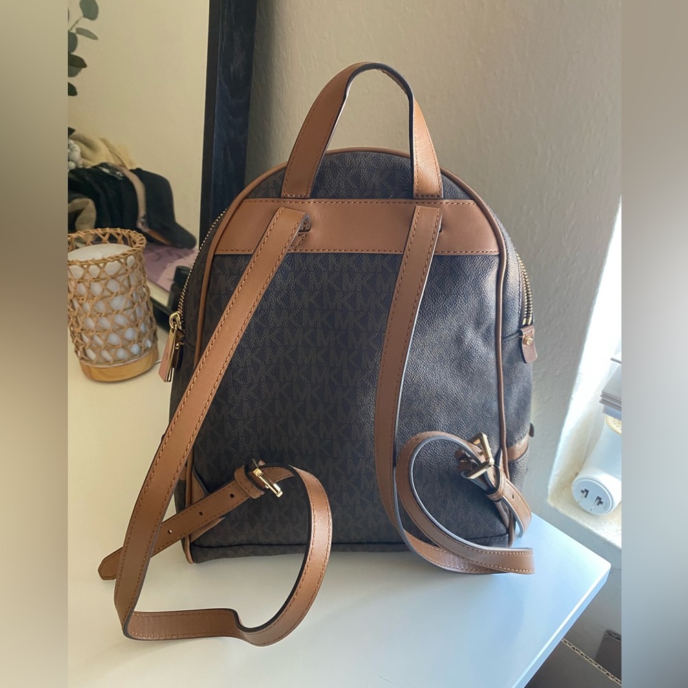 MICHAEL KORS RHEA ZIP